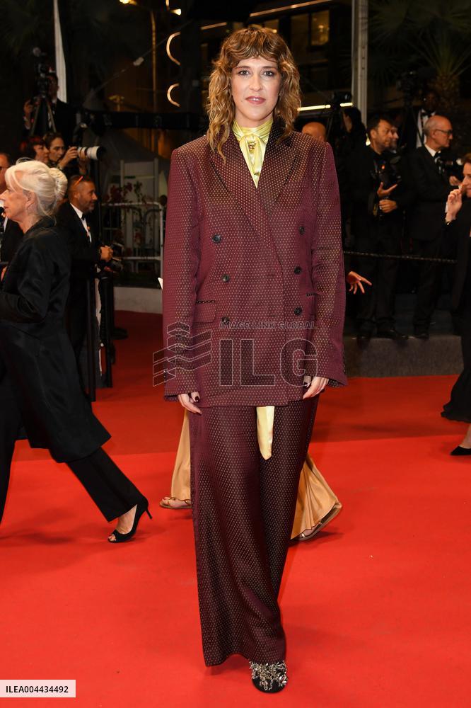 Cannes La Femme La Plus Riche Du Monde Premiere AM