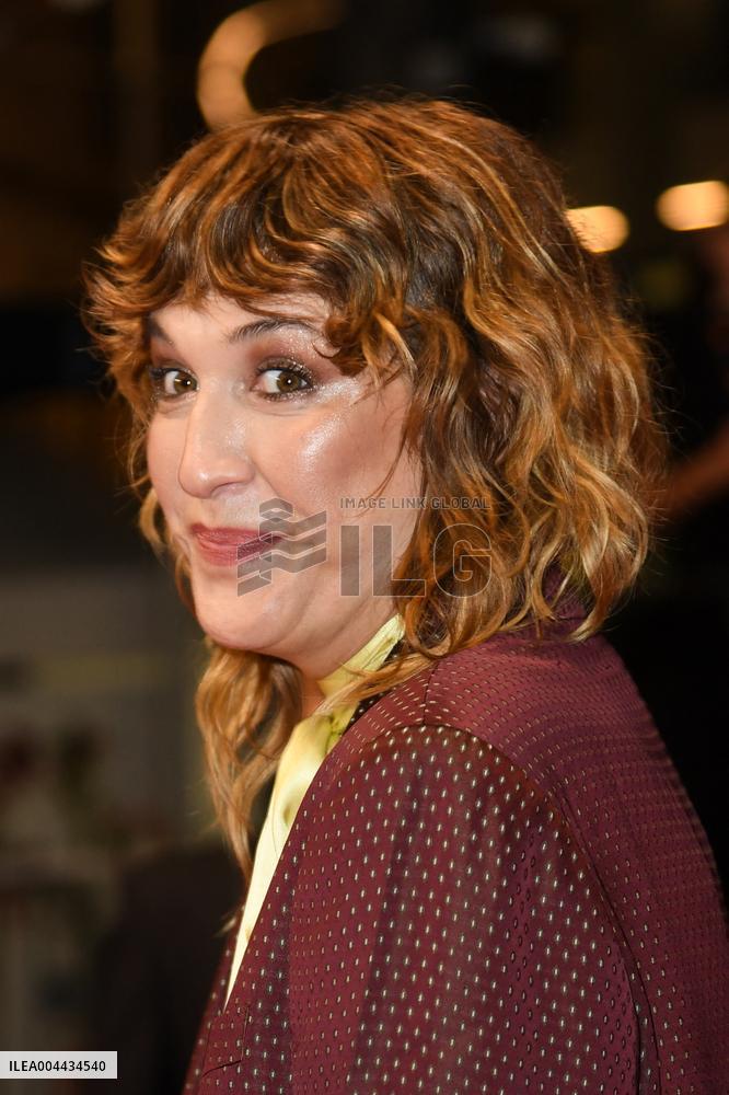 Cannes La Femme La Plus Riche Du Monde Premiere AM