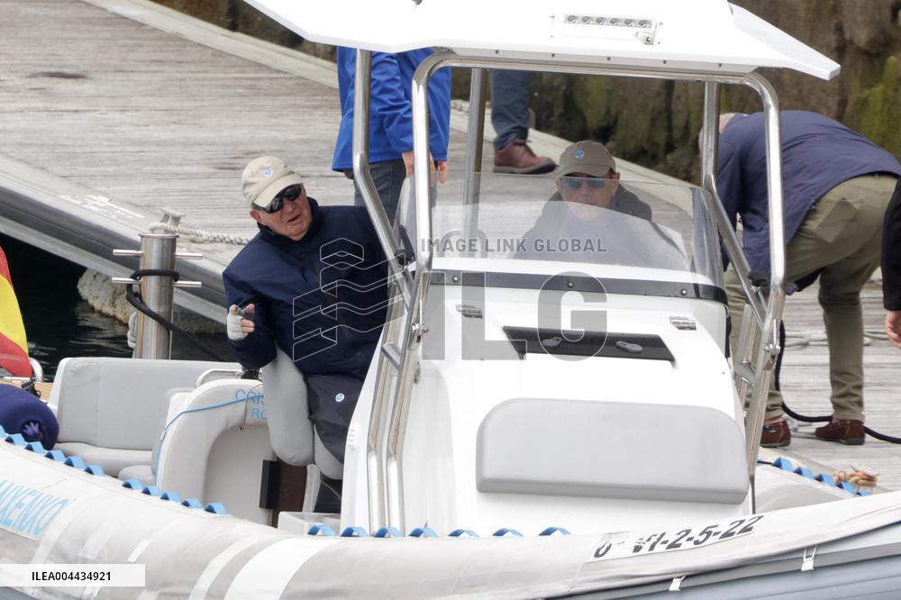 King Juan Carlos Disembarking - Sanxenxo