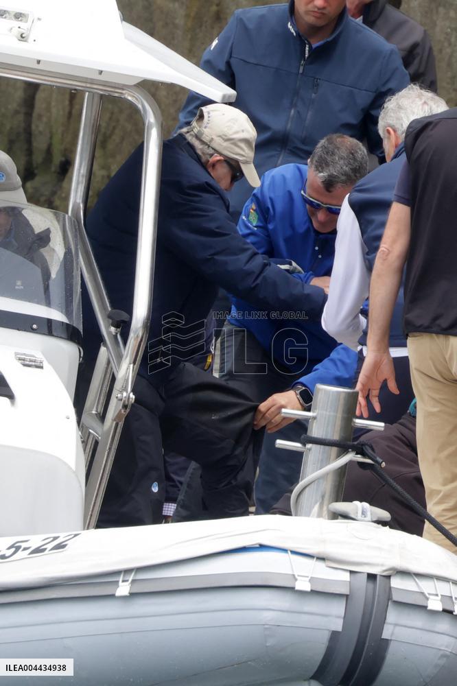 King Juan Carlos Disembarking - Sanxenxo