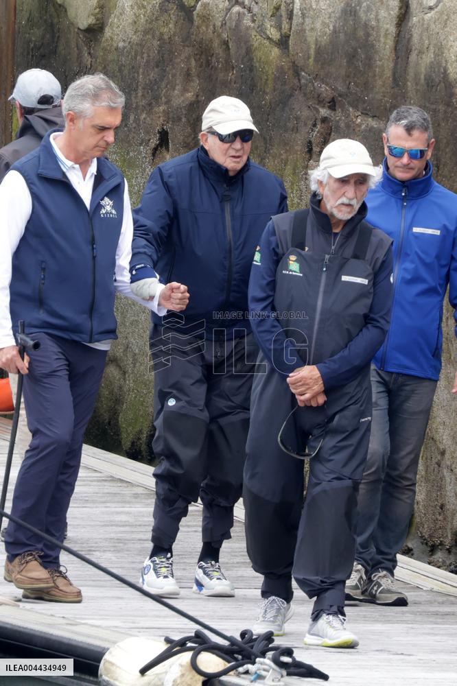 King Juan Carlos Disembarking - Sanxenxo