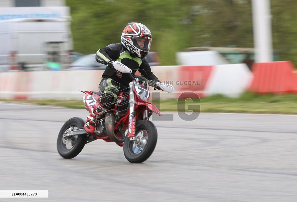 Kulbilohu supermoto