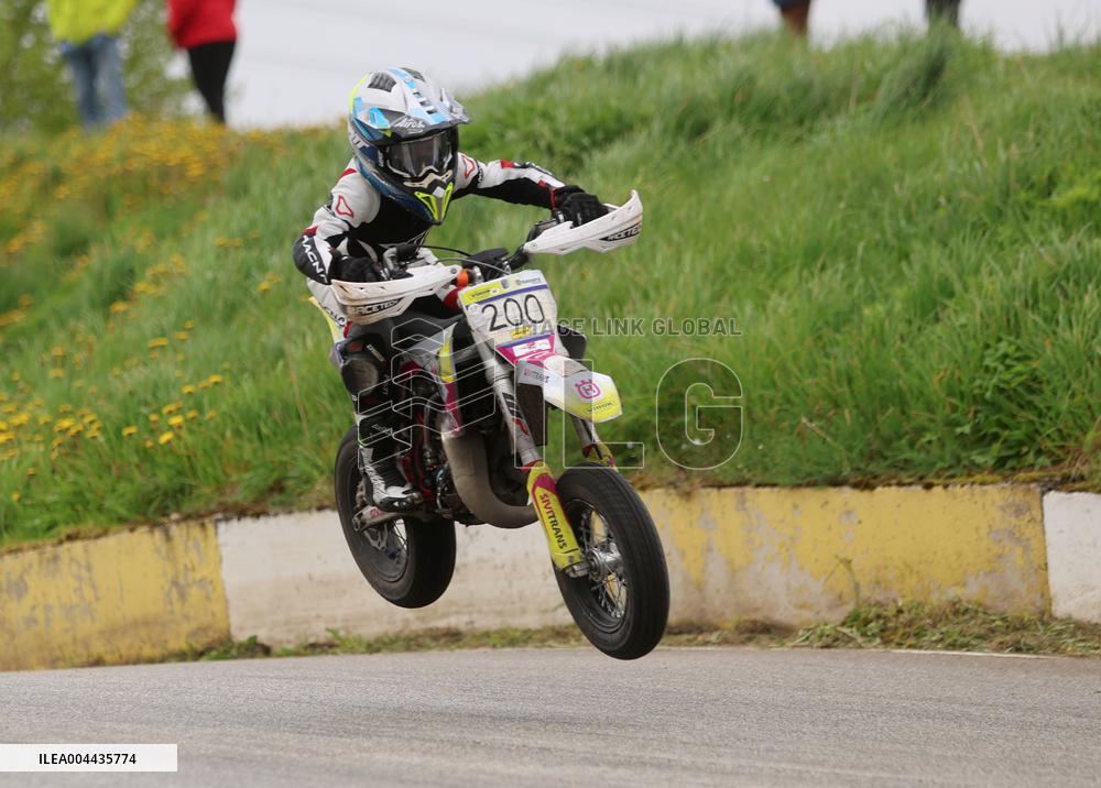Kulbilohu supermoto