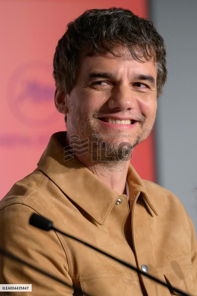 Cannes O Agente Secreto Press Conference NG