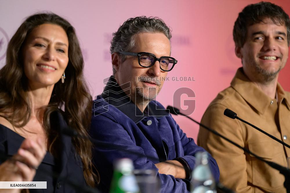 Cannes O Agente Secreto Press Conference NG