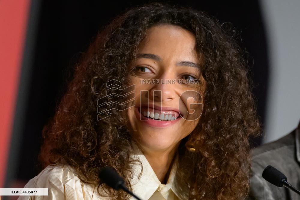 Cannes O Agente Secreto Press Conference NG