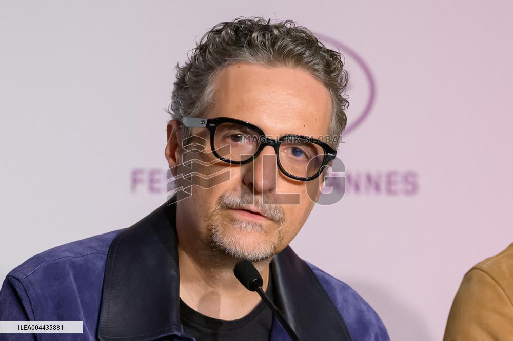 Cannes O Agente Secreto Press Conference NG