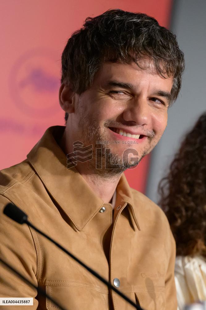 Cannes O Agente Secreto Press Conference NG