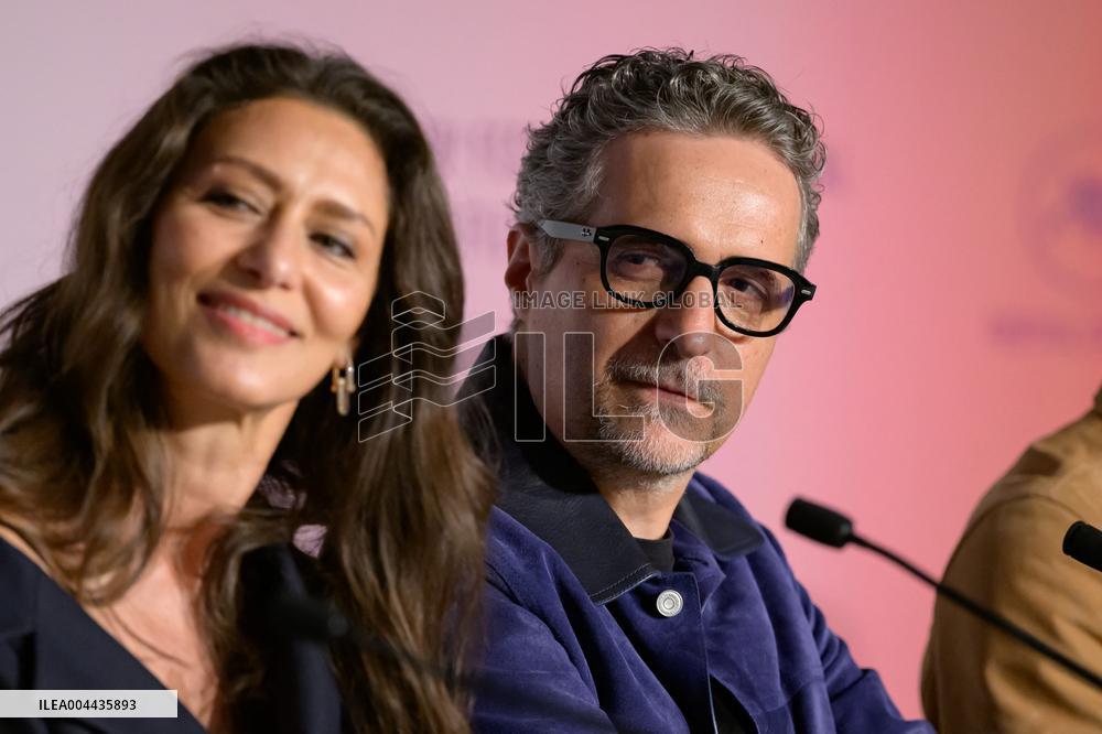 Cannes O Agente Secreto Press Conference NG