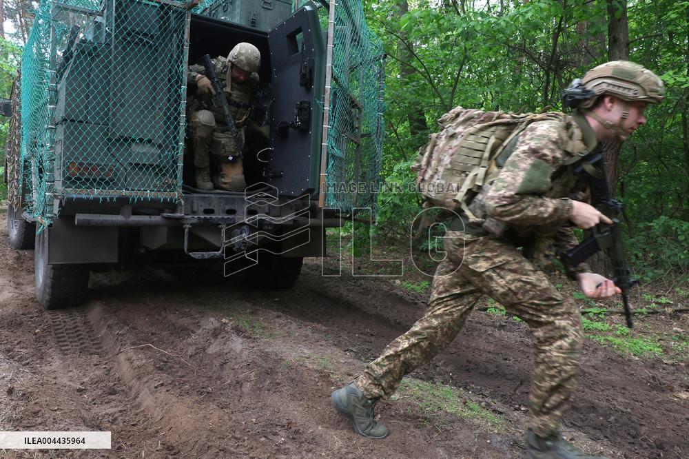 Tactical drills of Khartiia Brigade in Kharkiv region