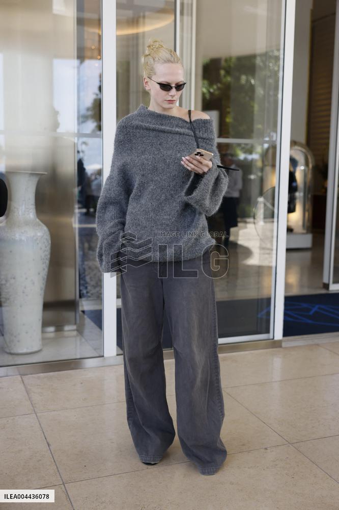 Cannes Alex Consani leaves Hotel Martinez MP