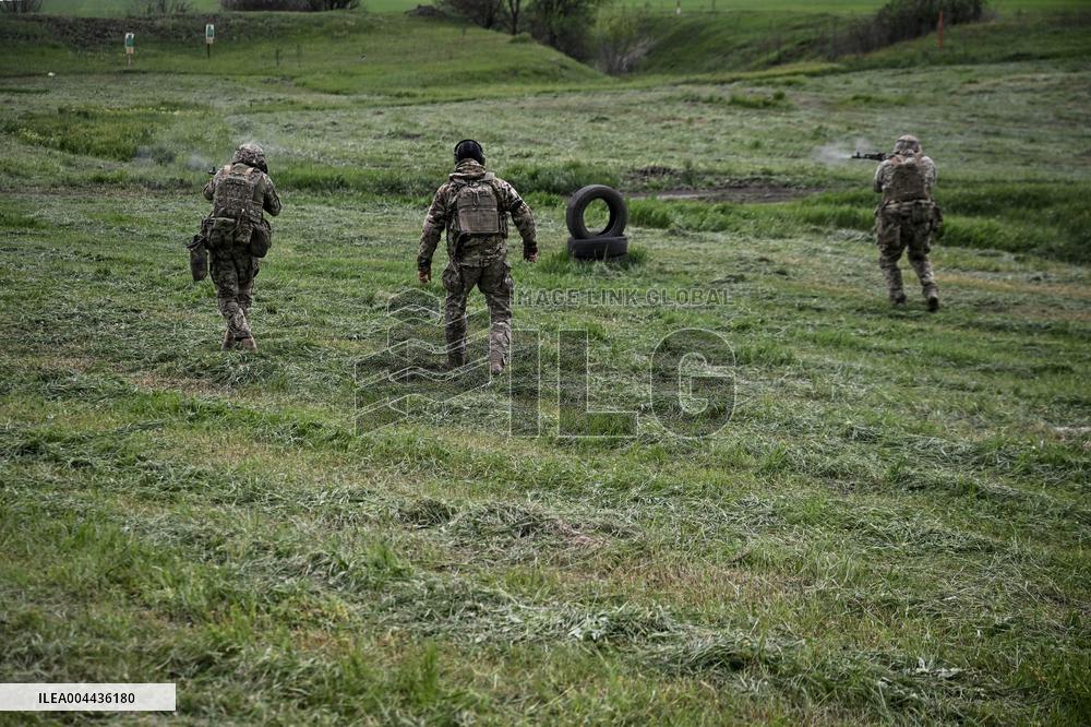 Combat coordination drills of Ukraines 141st Brigade