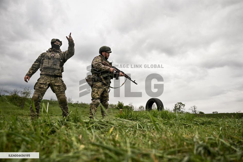Combat coordination drills of Ukraines 141st Brigade