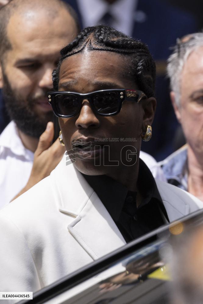 Cannes Spike Lee, A$ap Rocky leave Carlton Hotel  MP