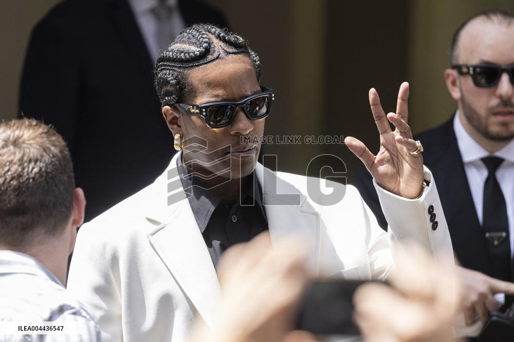 Cannes Spike Lee, A$ap Rocky leave Carlton Hotel  MP