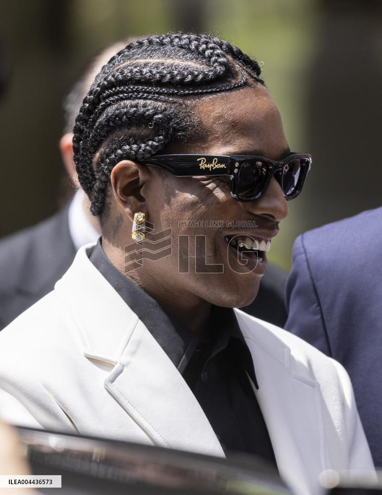 Cannes Spike Lee, A$ap Rocky leave Carlton Hotel  MP