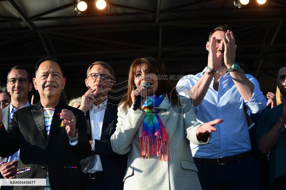 Bal de l'Amour - Paris Celebrates Love and Against Homophobia