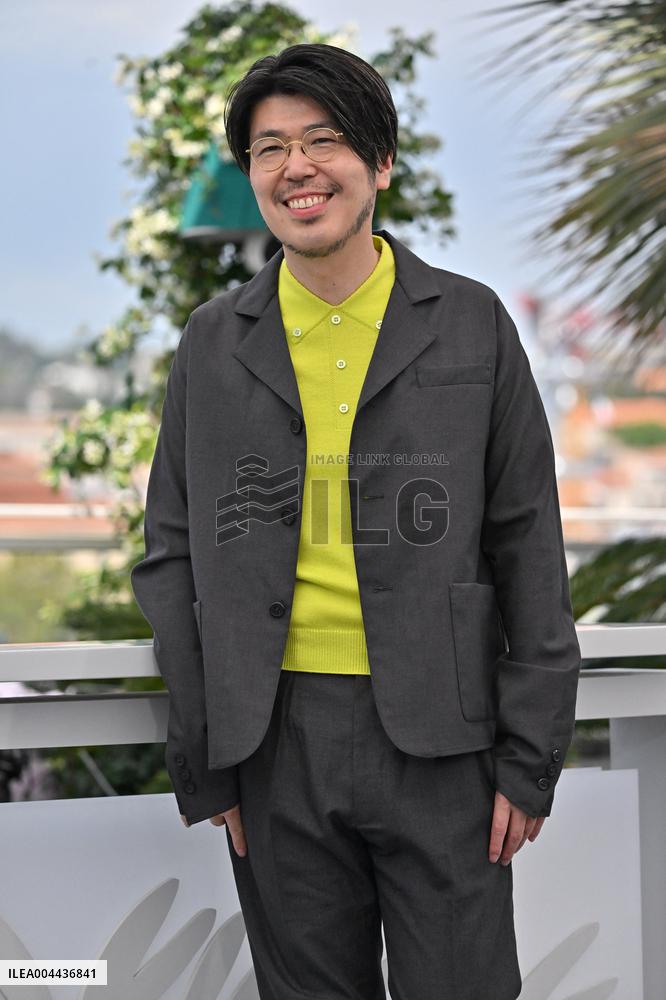 Cannes Photocall Exit 8