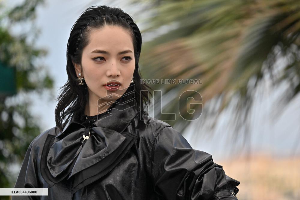 Cannes Photocall Exit 8