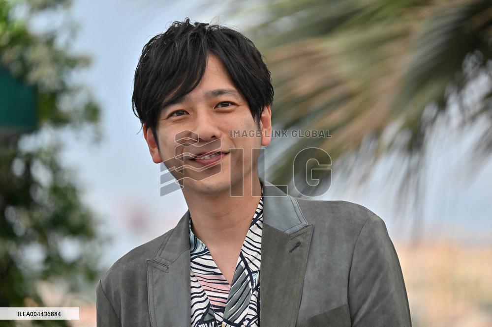 Cannes Photocall Exit 8