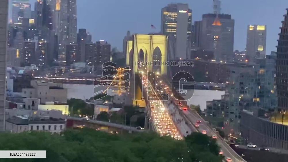 US: Two Dead After Mexican Navy Ship Crashes Into Brooklyn Bridge 2