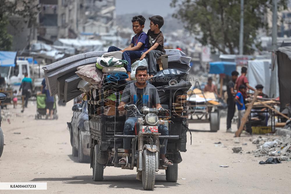Scenes of Mass Exodus in Gaza - Beit Lahia