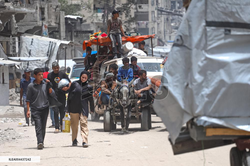 Scenes of Mass Exodus in Gaza - Beit Lahia