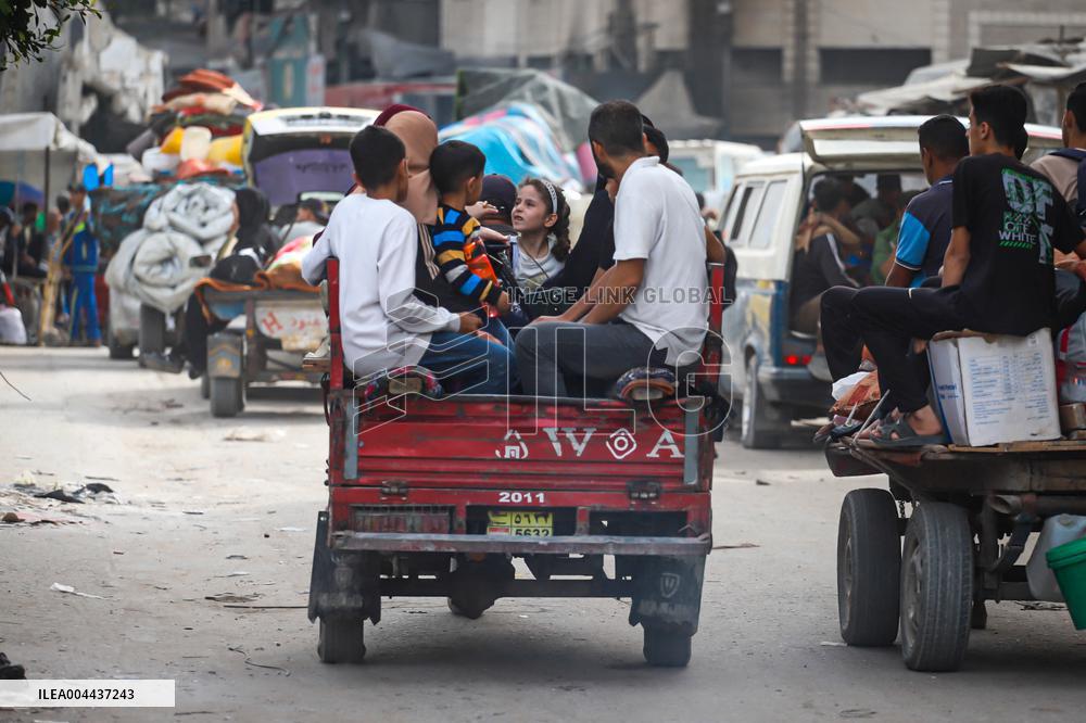 Scenes of Mass Exodus in Gaza - Beit Lahia