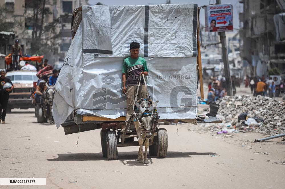 Scenes of Mass Exodus in Gaza - Beit Lahia