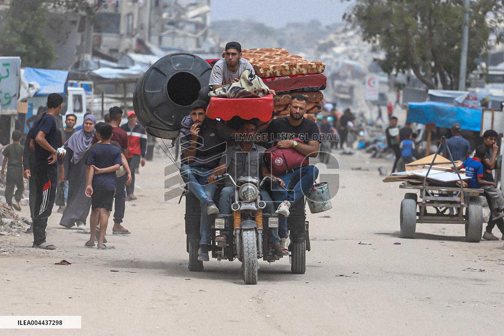 Scenes of Mass Exodus in Gaza - Beit Lahia