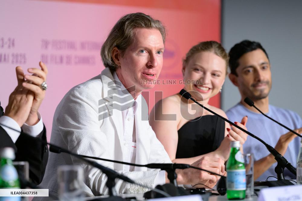 Cannes The Phoenician Scheme Press Conference NG