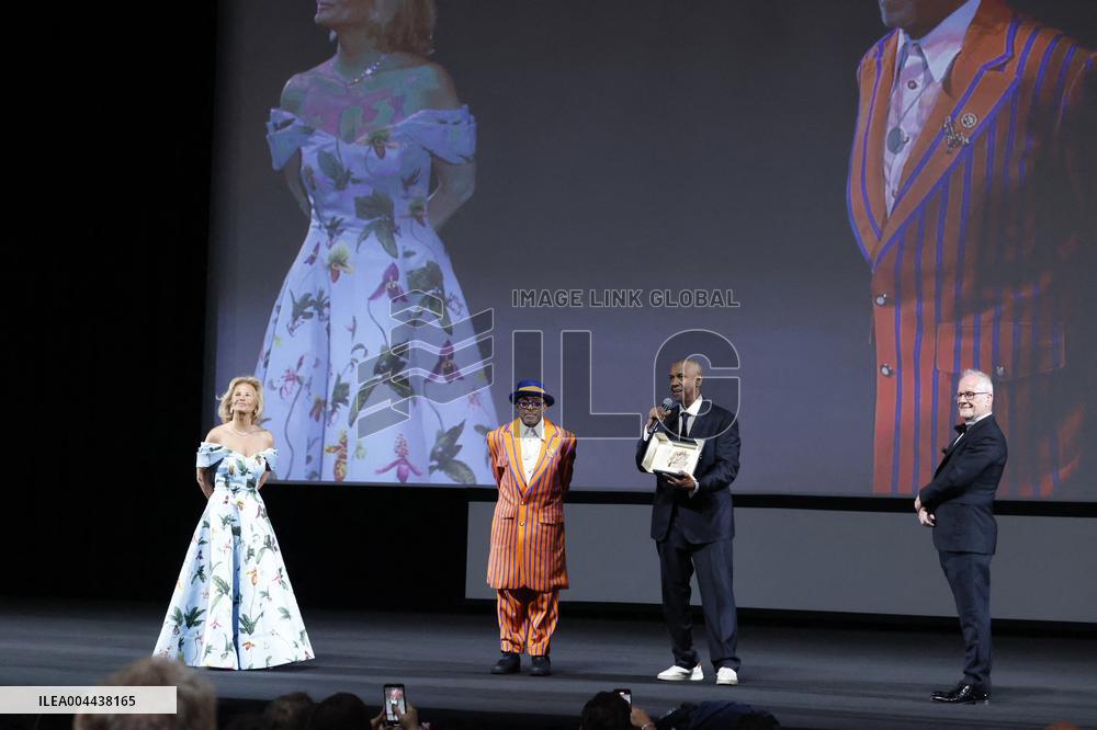 Cannes - Denzel Washington Receives A Surprise Palme d'Or d'Honneur