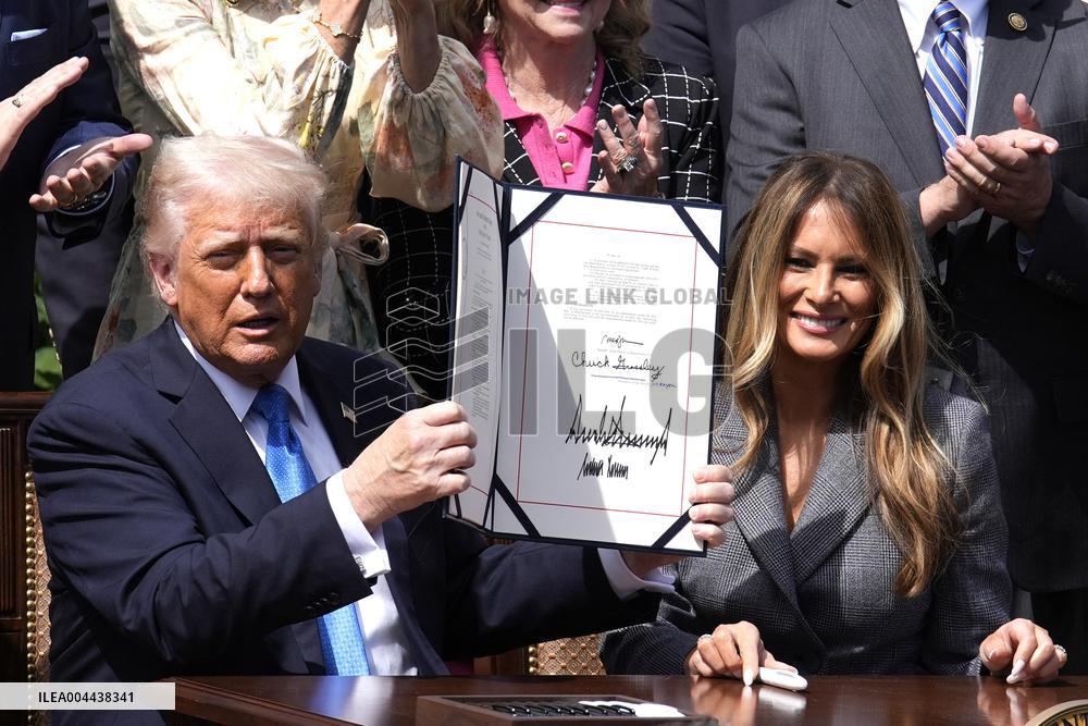 Donald Trump signs Take It Down Act - Washington