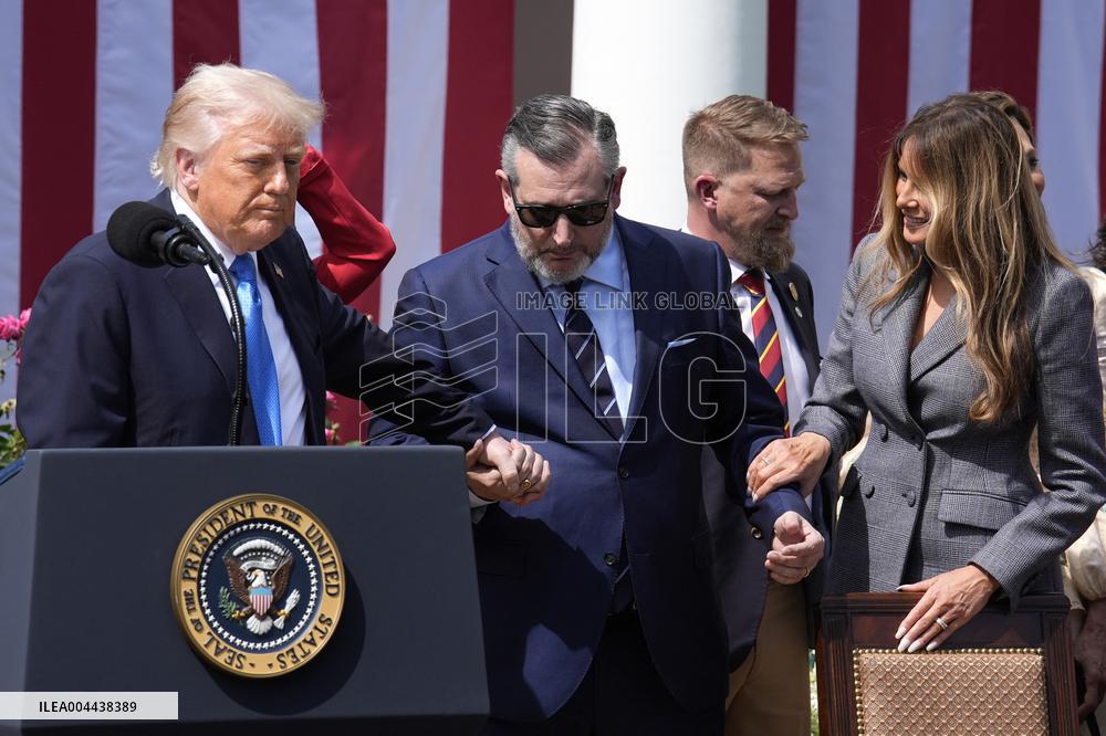 Donald Trump signs Take It Down Act - Washington