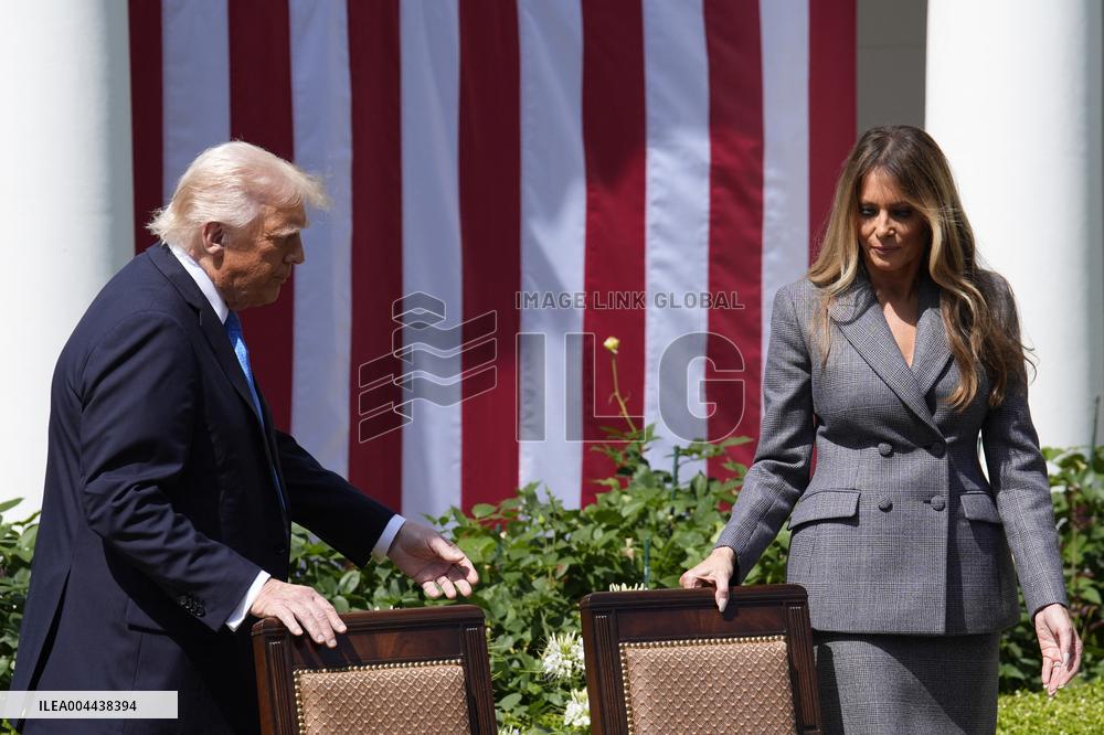 Donald Trump signs Take It Down Act - Washington