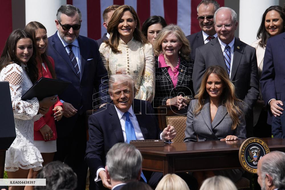 Donald Trump signs Take It Down Act - Washington