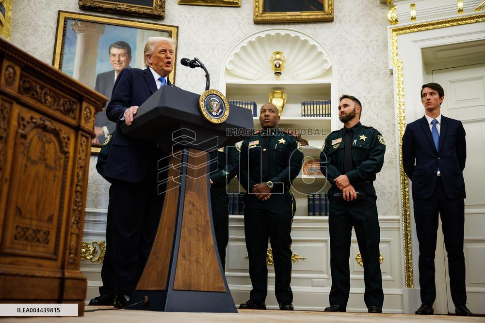 Trump Hosts Families of Fallen Officers, Announces Russia-Ukraine Peace Talks