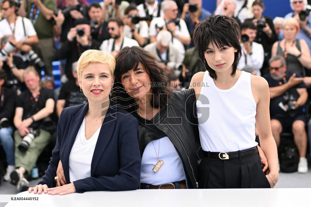 Cannes Dites-Lui Que Je L aime Photocall AM