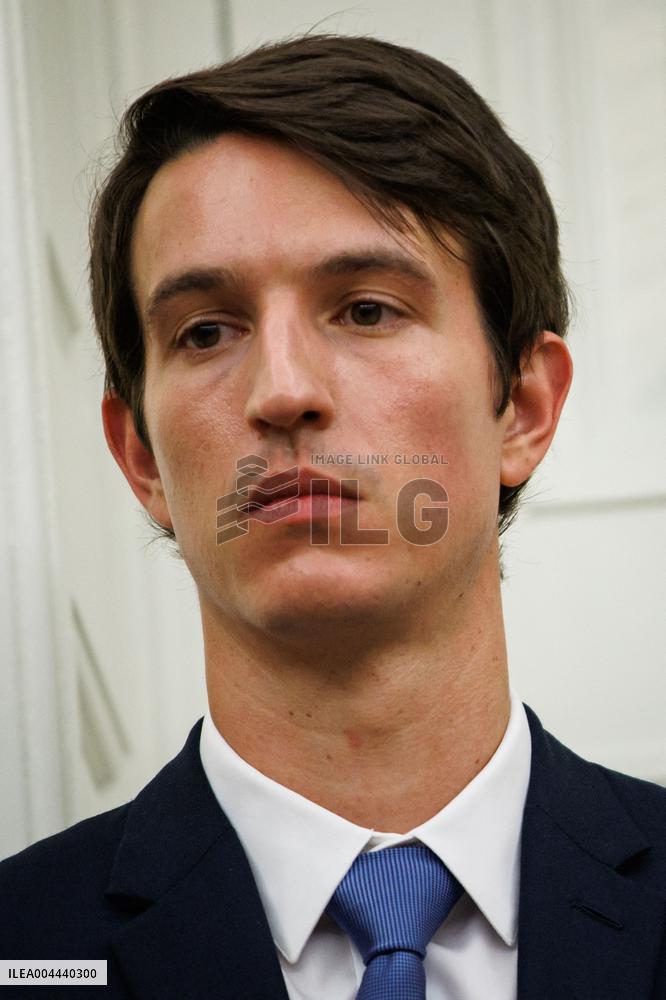 Trump Hosts Families of Fallen Officers, Announces Russia-Ukraine Peace Talks