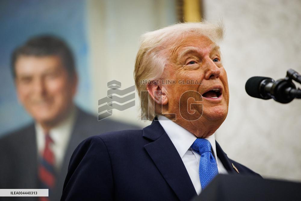 Trump Hosts Families of Fallen Officers, Announces Russia-Ukraine Peace Talks