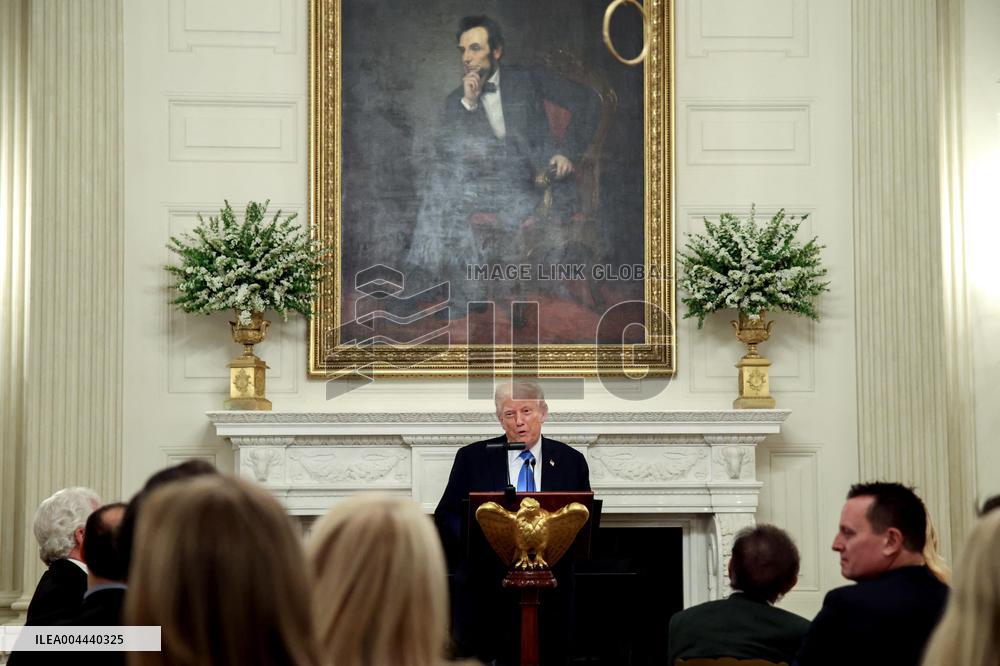 Trump Hosts Families of Fallen Officers, Announces Russia-Ukraine Peace Talks