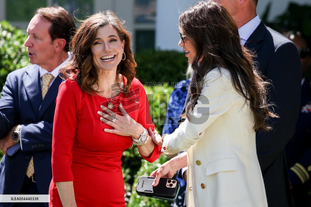 Trump Hosts Families of Fallen Officers, Announces Russia-Ukraine Peace Talks