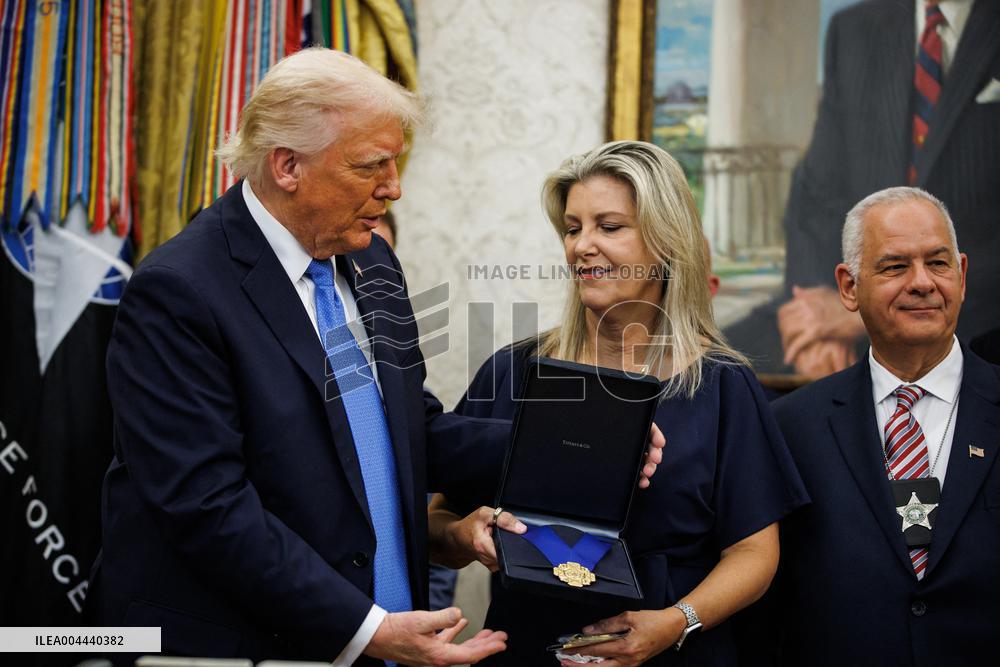 Trump Hosts Families of Fallen Officers, Announces Russia-Ukraine Peace Talks