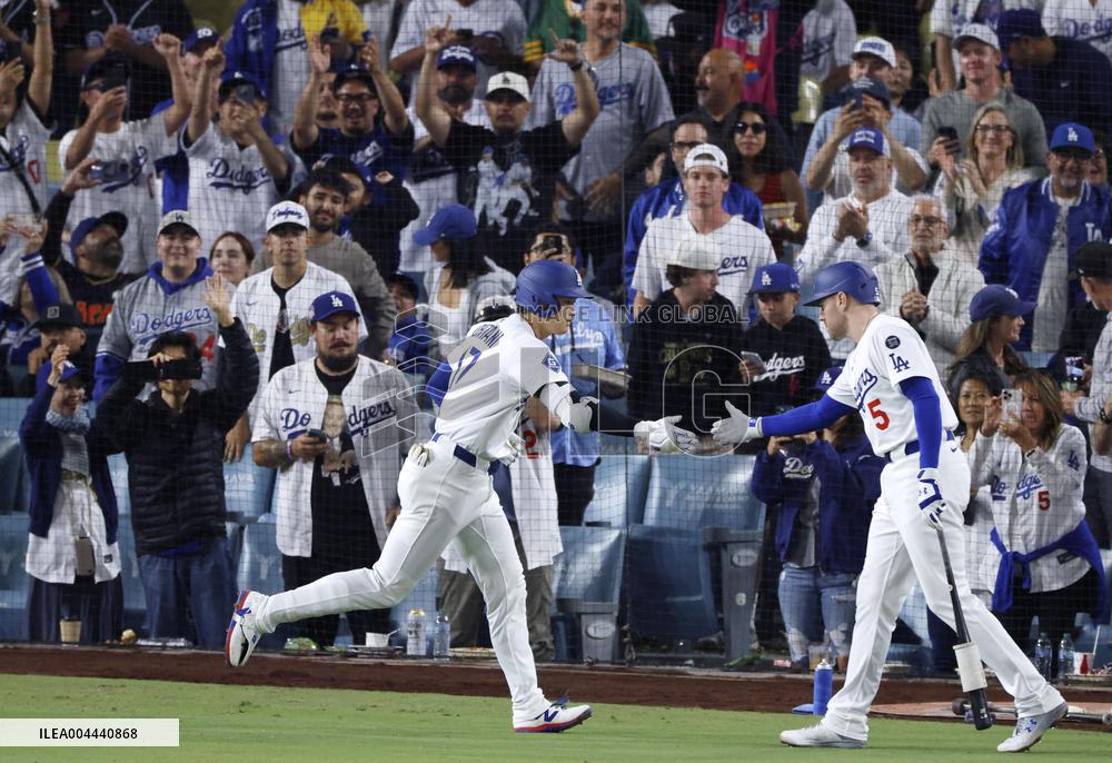 Baseball: D-Backs vs. Dodgers