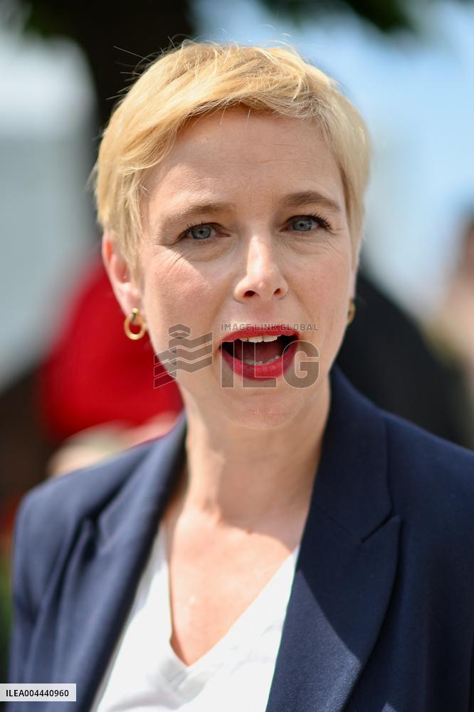 Cannes - Dites-Lui Que Je Laime Photocall