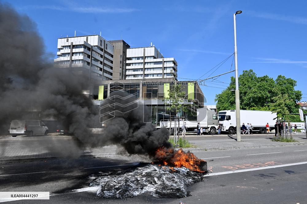 Demonstration of Angry Showmen - Strasbourg
