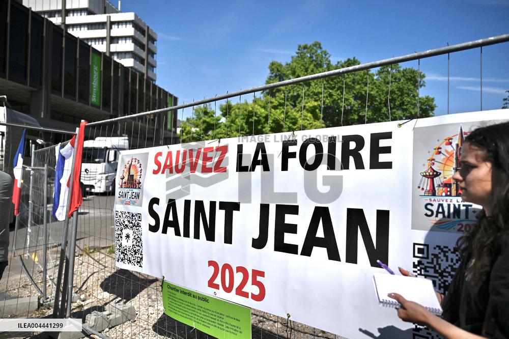 Demonstration of Angry Showmen - Strasbourg