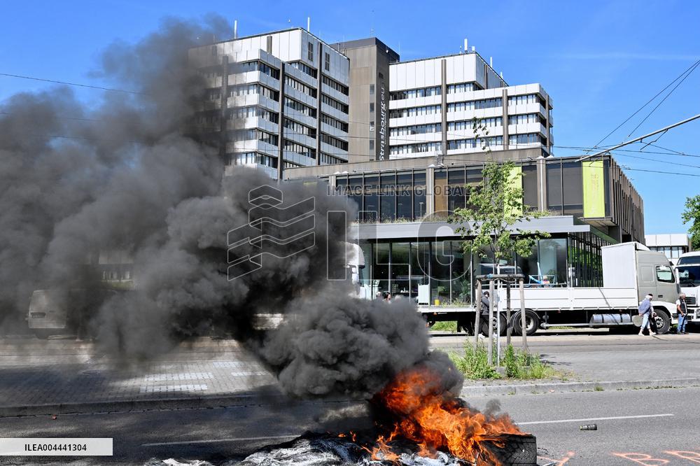 Demonstration of Angry Showmen - Strasbourg