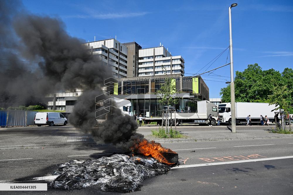 Demonstration of Angry Showmen - Strasbourg
