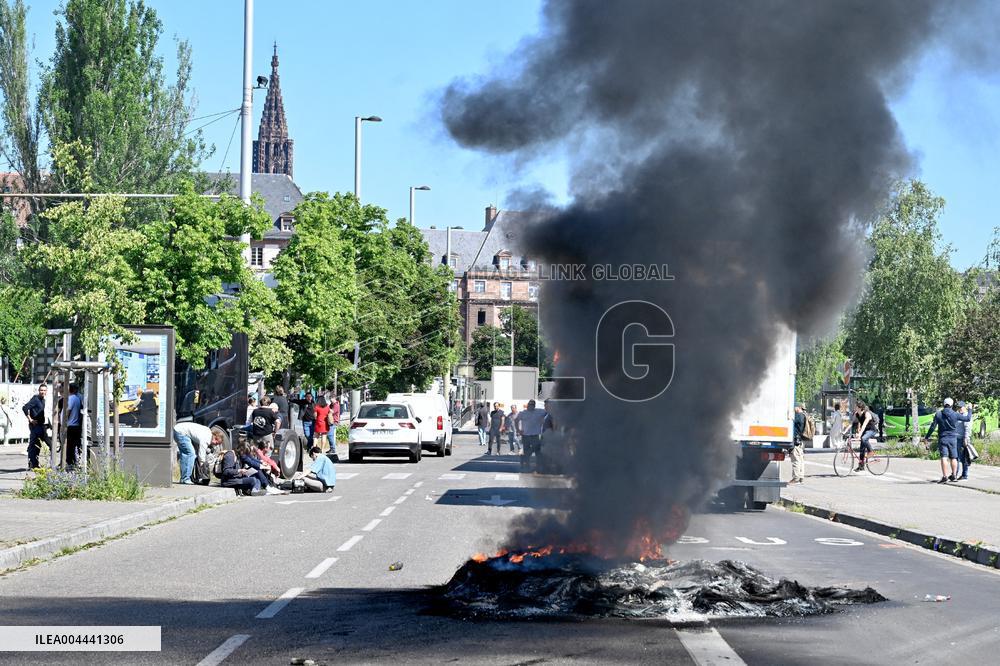 Demonstration of Angry Showmen - Strasbourg